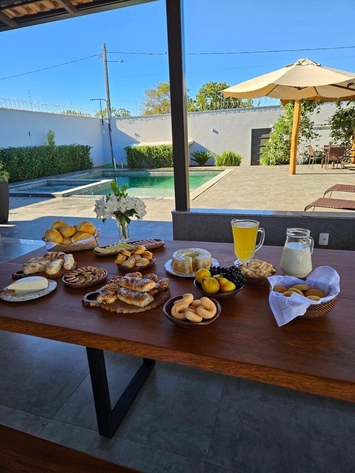 Casa de férias Espaco Premium, Casa Com 5 Quartos, Piscina Aquecida & Jacuzzi Caldas Novas